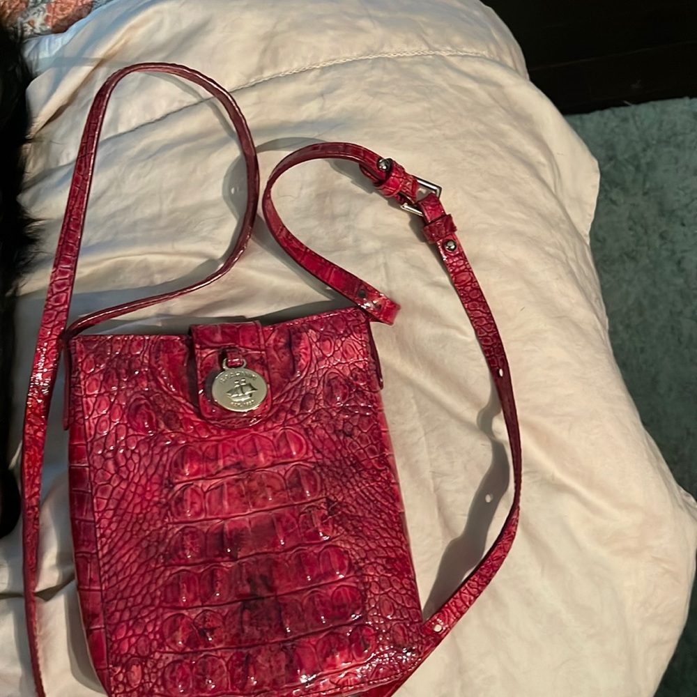 Brahmin cross body adjustable strap approximately 2 foot from shoulder to hip